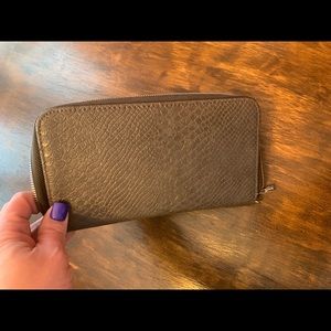Thirty-one Faux Snakeskin Gray Leather Wallet